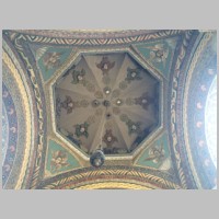 The entrance dome of the Etchmiadzin Cathedral, photo by MSyuzan on Wikipedia.jpeg